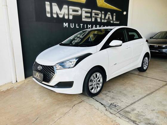 HYUNDAI HB20 1.6 COMFORT PLUS 16V FLEX 4P AUTOMÁTICO HYUNDAI HB20 1.6 COMFORT PLUS 16V FLEX 4P AUTOMÁTICO